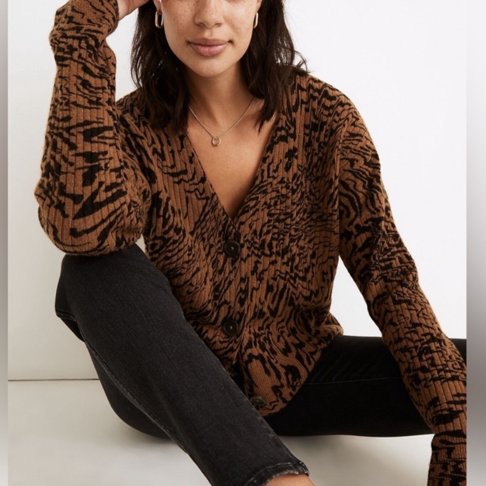Madewell Cameron Tiger Print black brown boxy wool Ribbed Crop Cardigan. Size XS